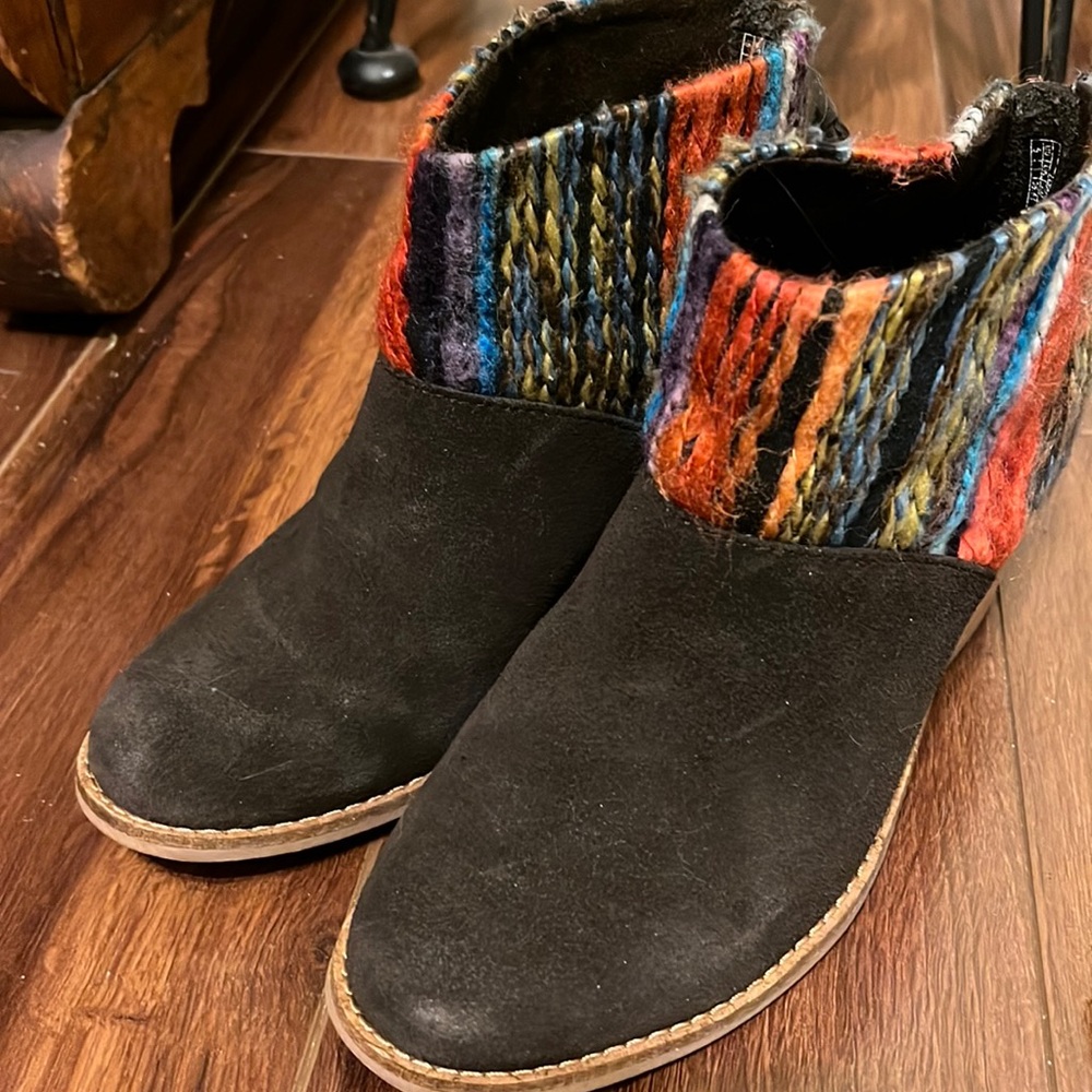 TOMS Leila Boots Size 5